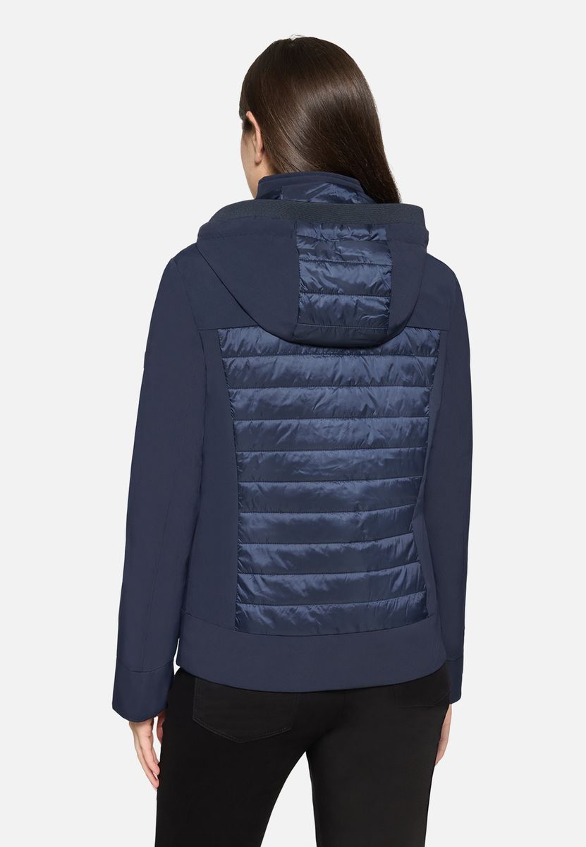 Leichte gesteppte Outdoorjacke mit Rautenmuster