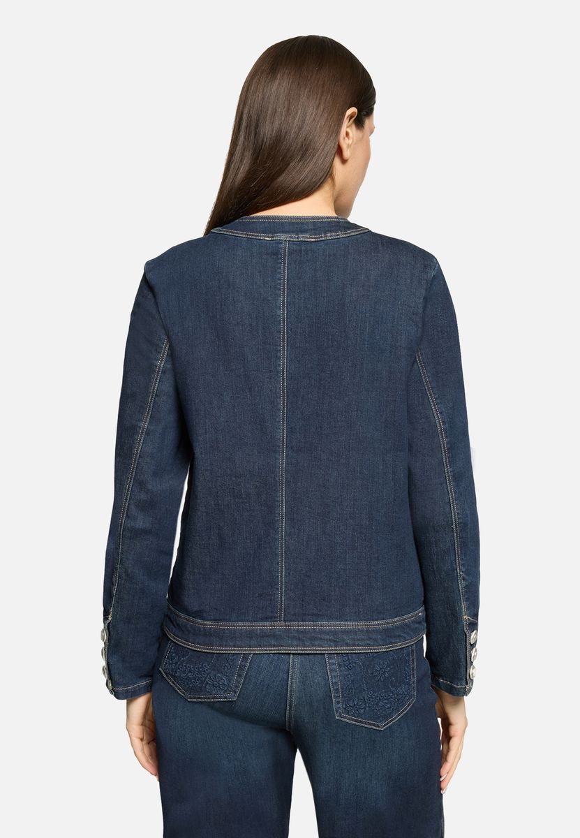 Kurze Jeansjacke mit silberfarbenen Knöpfen