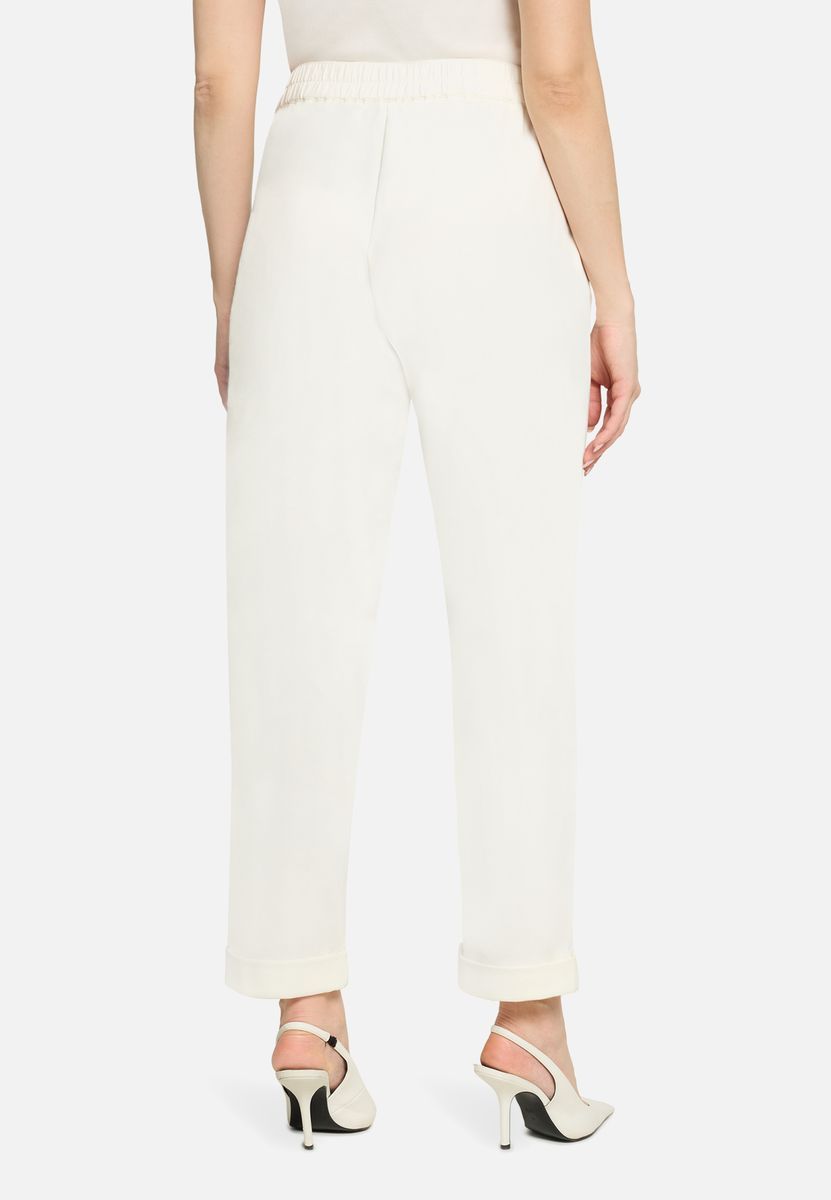 Locker geschnittene Schlupfhose in Cropped-Länge