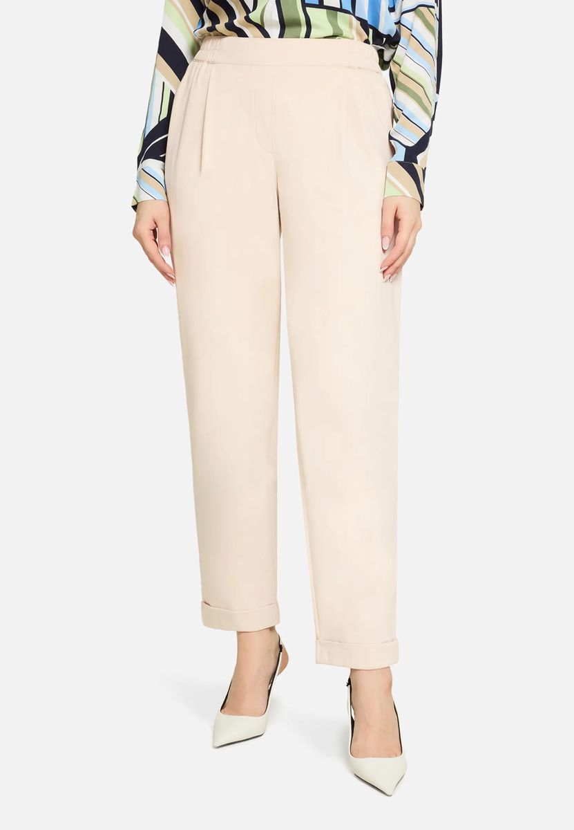 Locker geschnittene Schlupfhose in Cropped-Länge