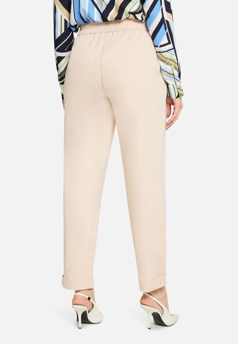 Locker geschnittene Schlupfhose in Cropped-Länge
