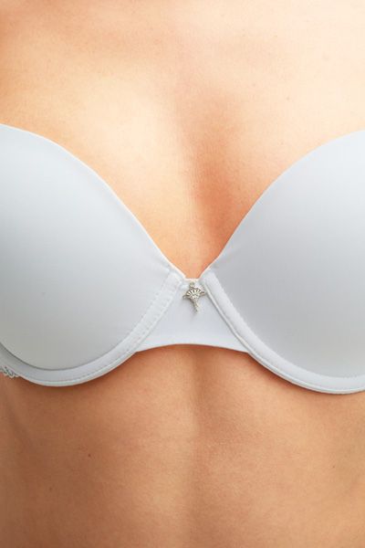 Bogner Offwhite Nahtloser Schalen-BH Beautiful mit Spitzenbesatz