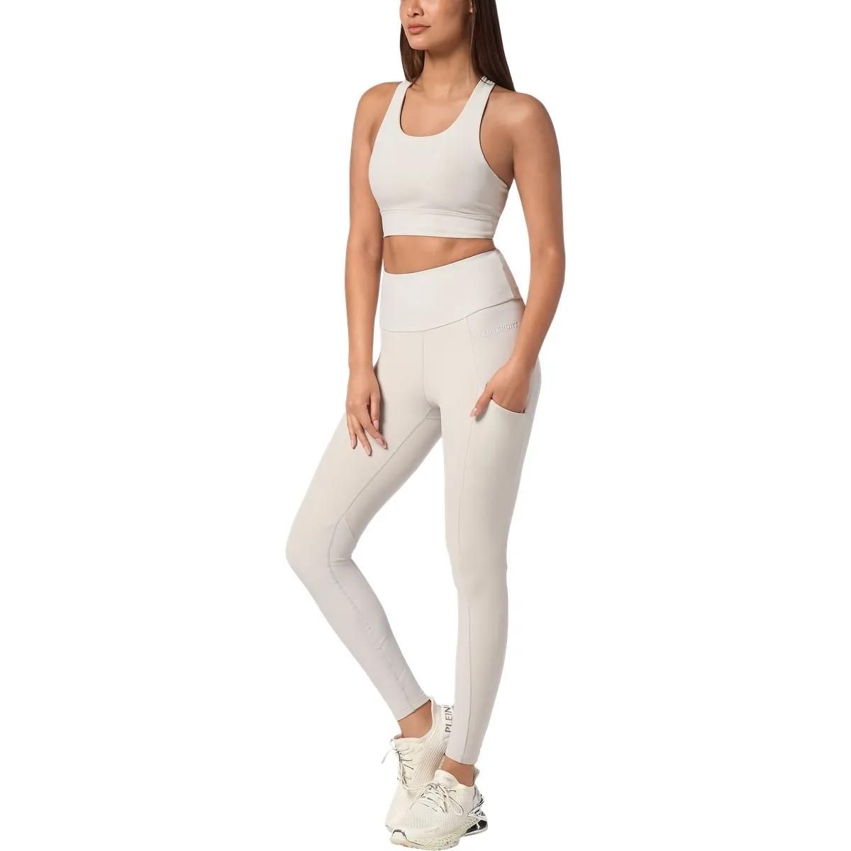 Gerippter Sport-BH mit überkreuzten Trägern