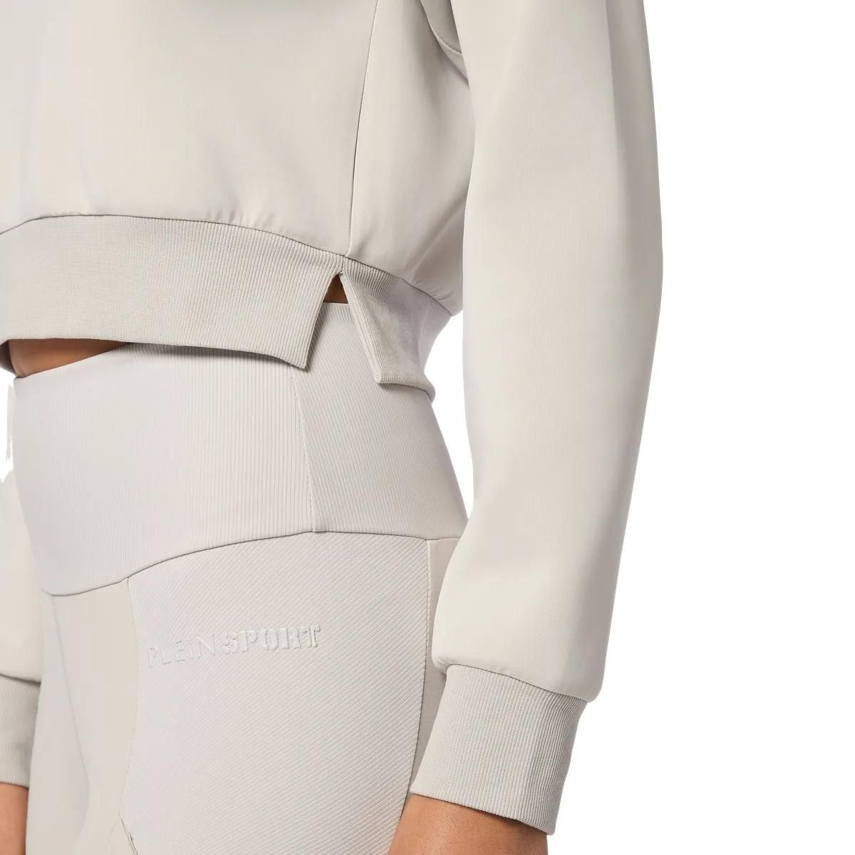 Kurz geschnittener, sportlicher Kapuzenpullover