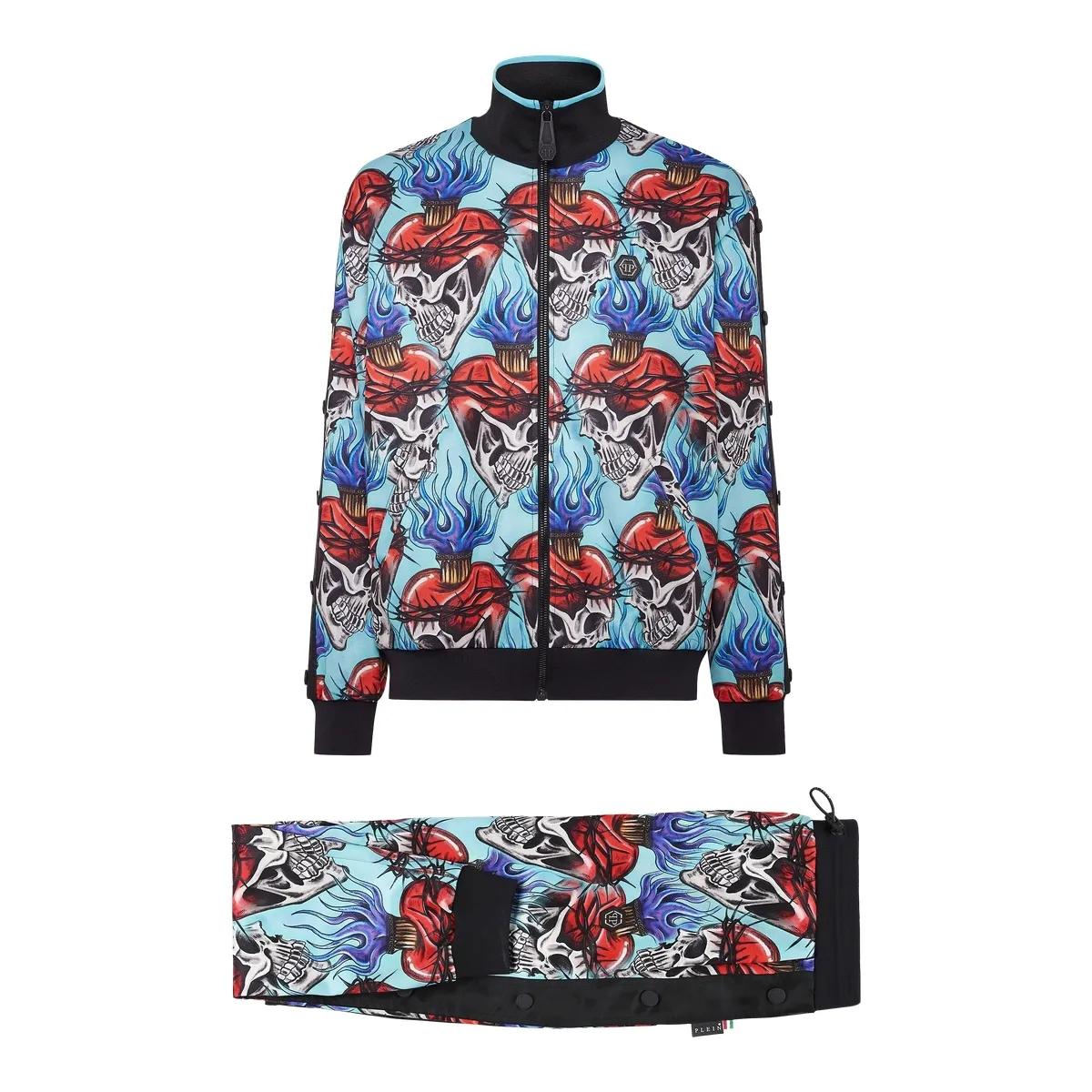 Trainingsanzug mit Tattoo-Print und Seitenknöpfen