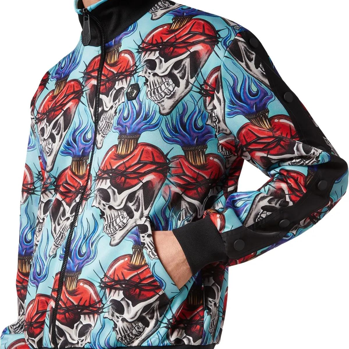 Trainingsanzug mit Tattoo-Print und Seitenknöpfen