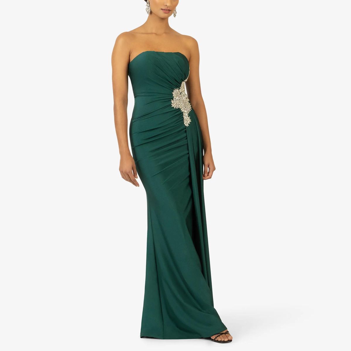 Elegantes, trägerloses Abendkleid mit Applikation