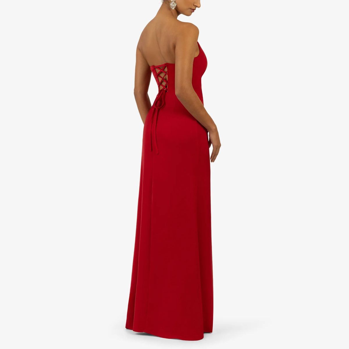 Elegantes schulterfreies Abendkleid