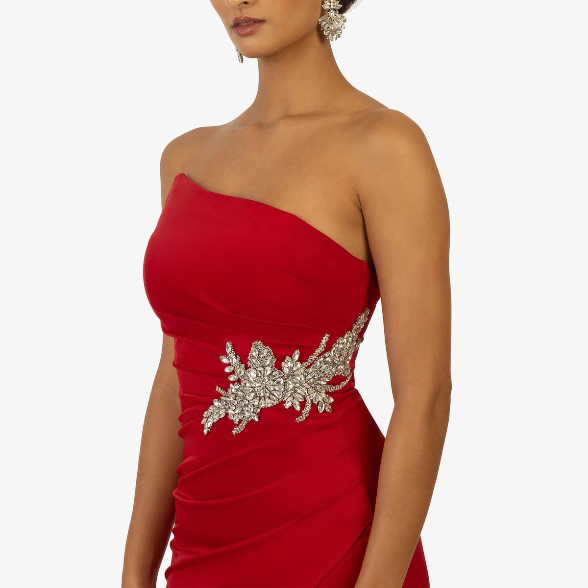 Elegantes schulterfreies Abendkleid