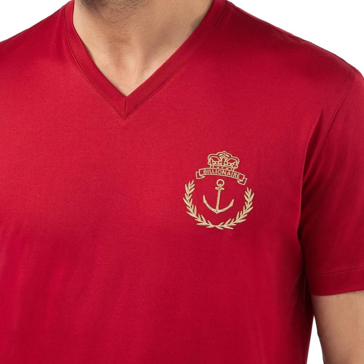 T-Shirt mit V-Ausschnitt und Wappenstickerei