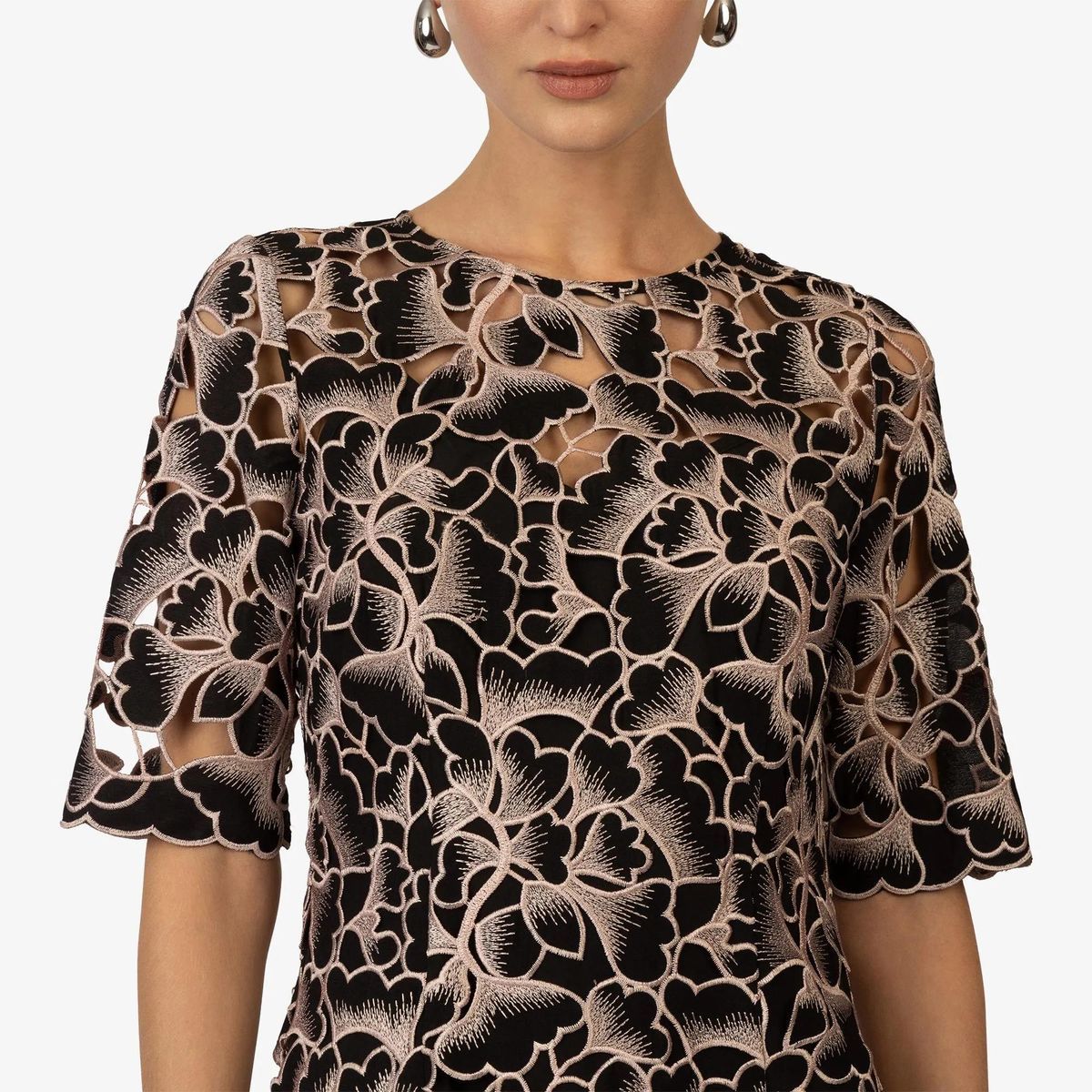 A-Linienförmiges Cocktailkleid mit Blumenspitze