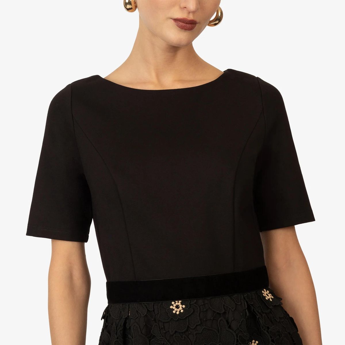 Cocktailkleid mit floraler Spitzenapplikation