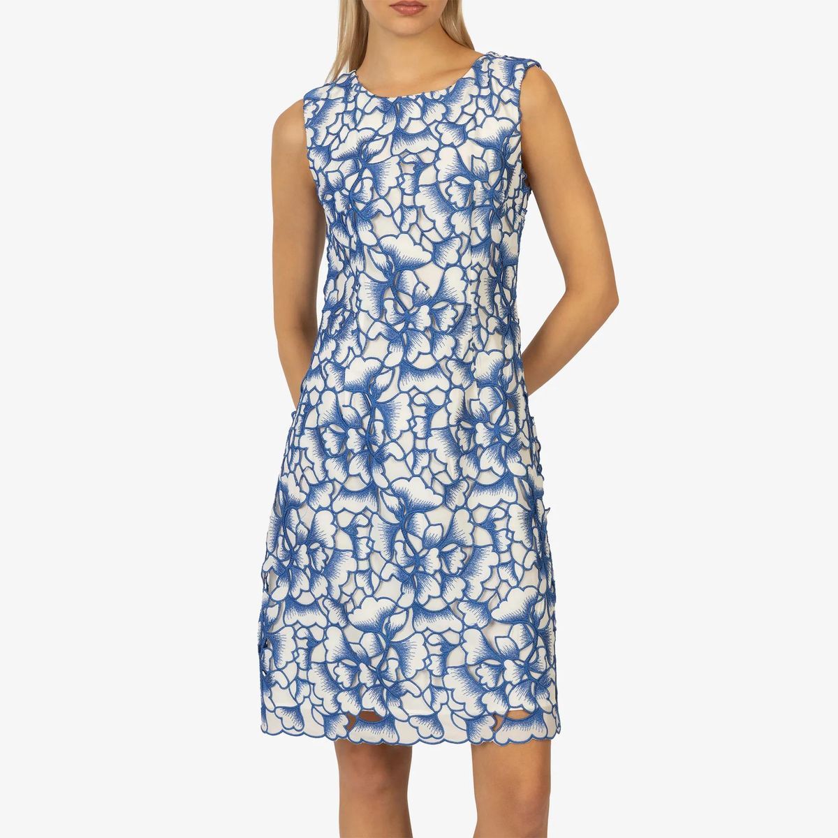 Elegantes Cocktailkleid mit Blumenspitze