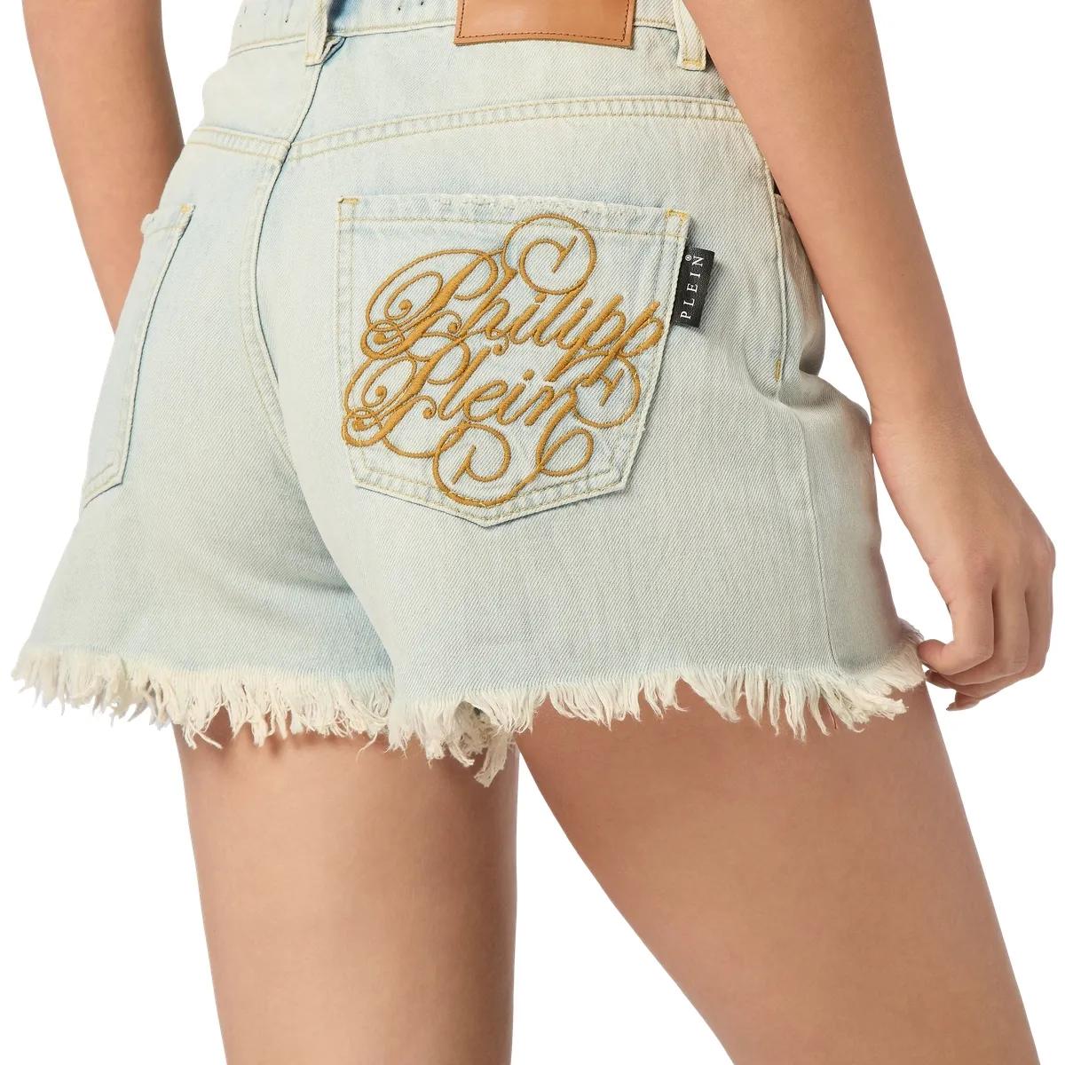 Hotpants aus Denim mit ausgefranstem Saum