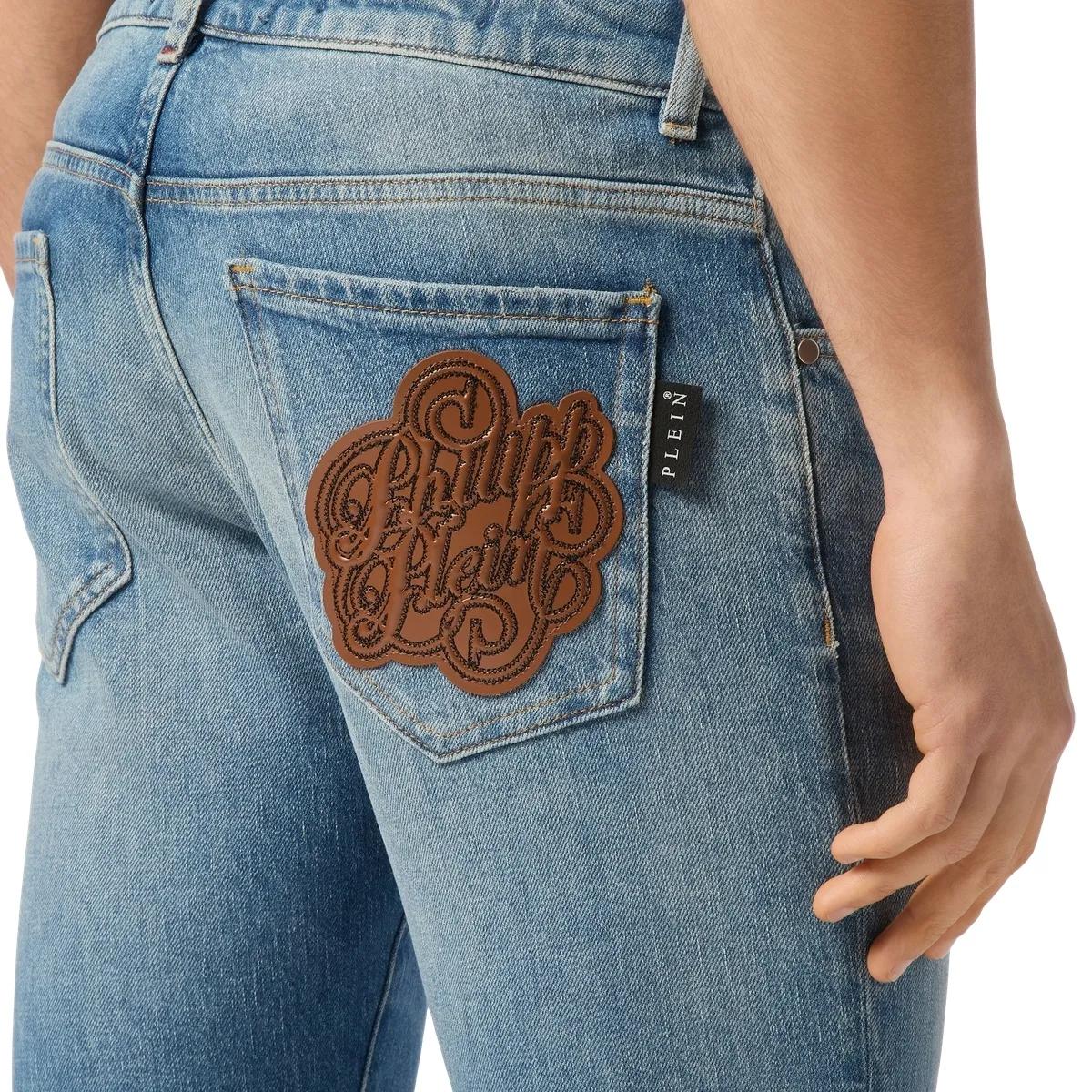 Hellblaue Jeans mit geradem Schnitt