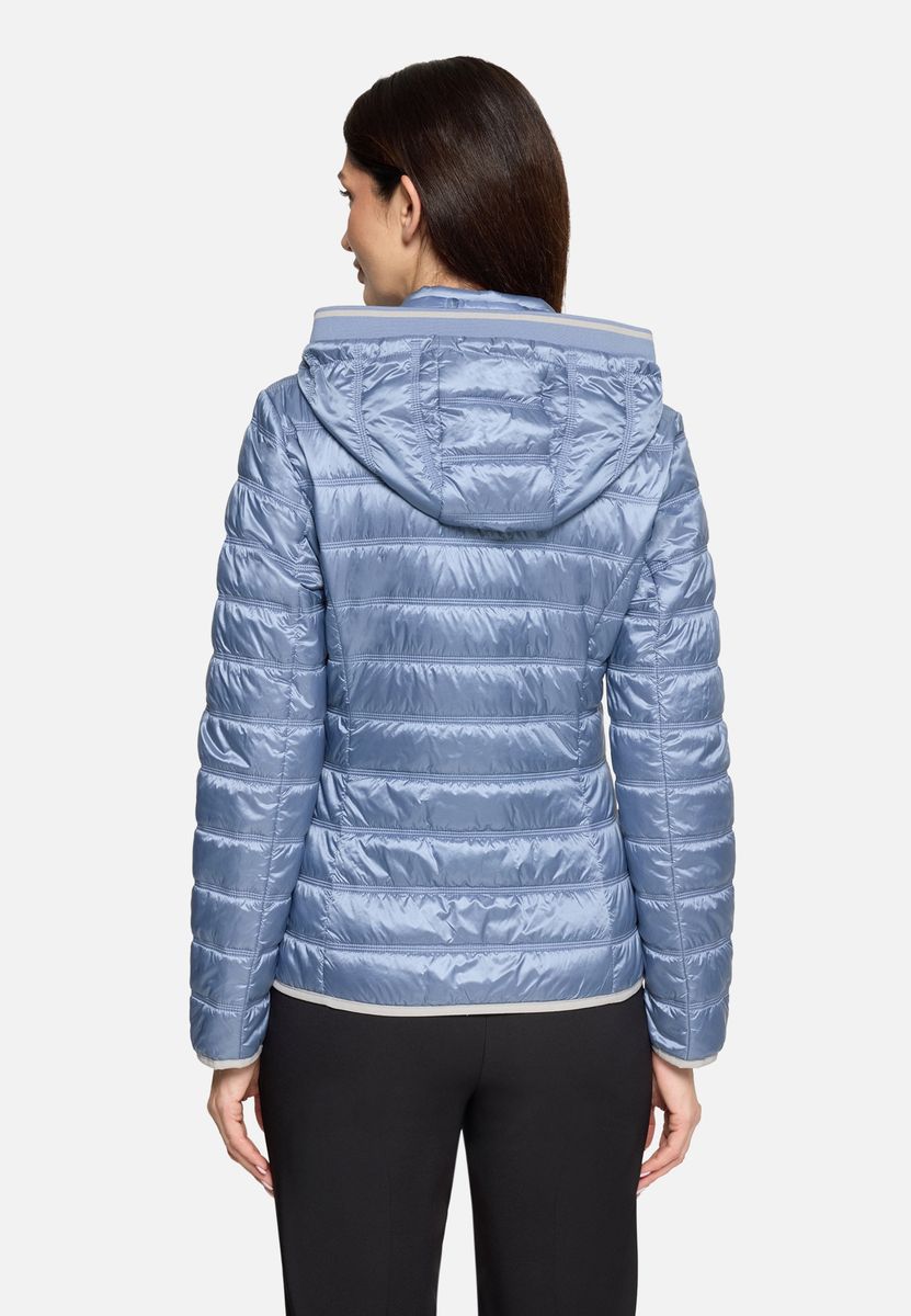 Leichte Steppjacke mit Kapuze