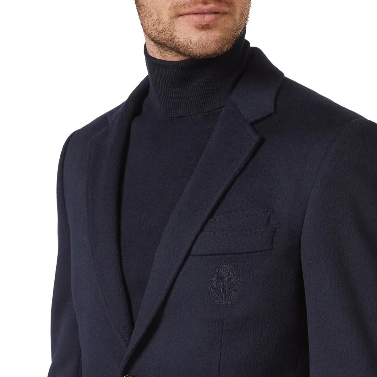 Klassischer marineblauer Zweiknopf-Wollblazer