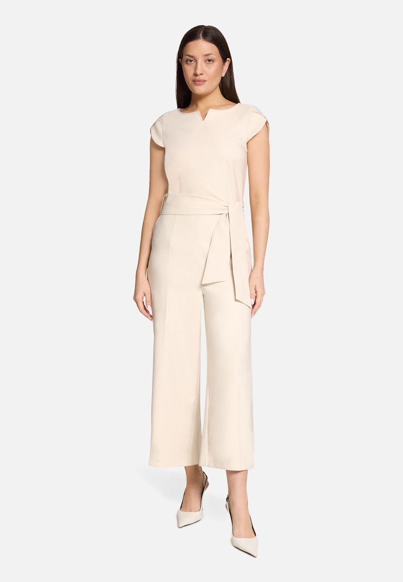 Eleganter Zweifarben-Jumpsuit mit Cropped-Bein