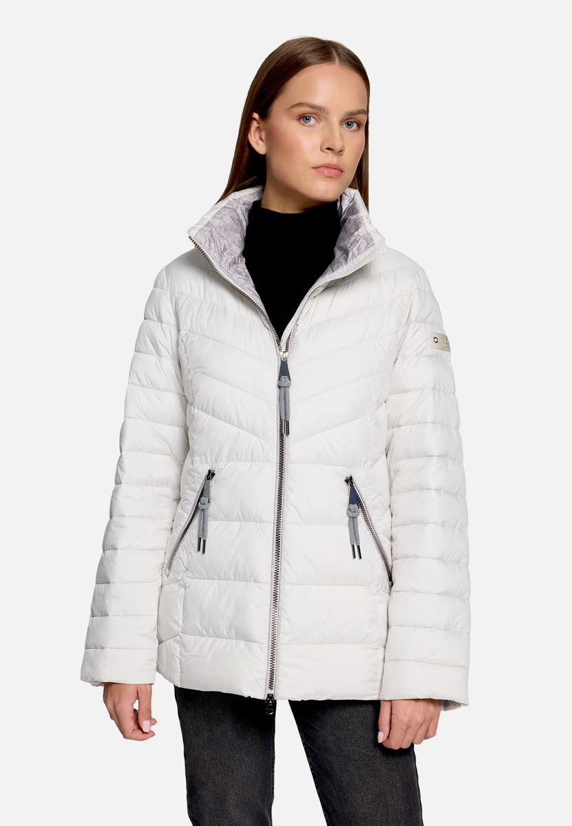 Steppjacke mit abnehmbarer Kapuze