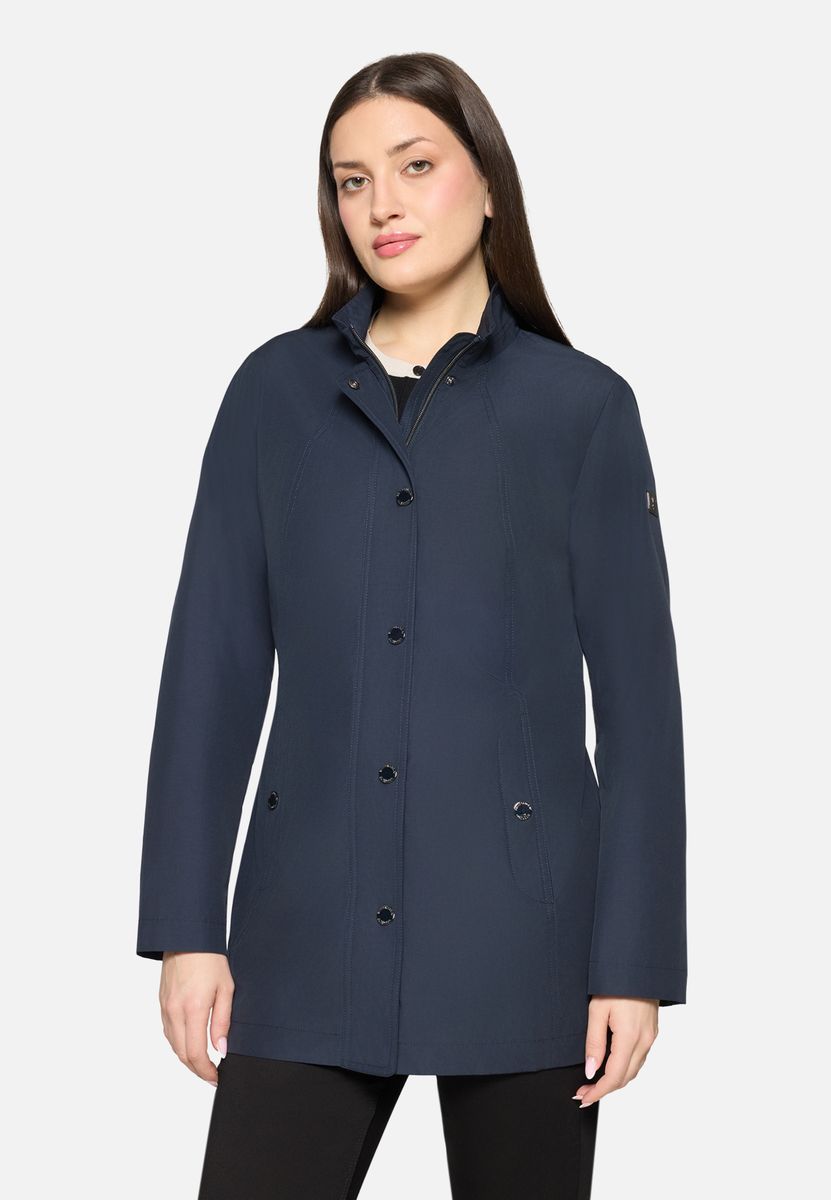 Lässige Outdoorjacke mit Stehkragen