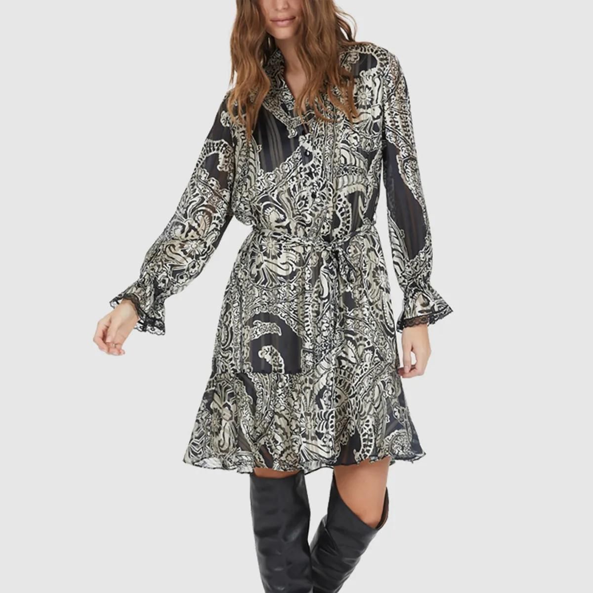 Kleid mit Paisley-Print und Bindegürtel