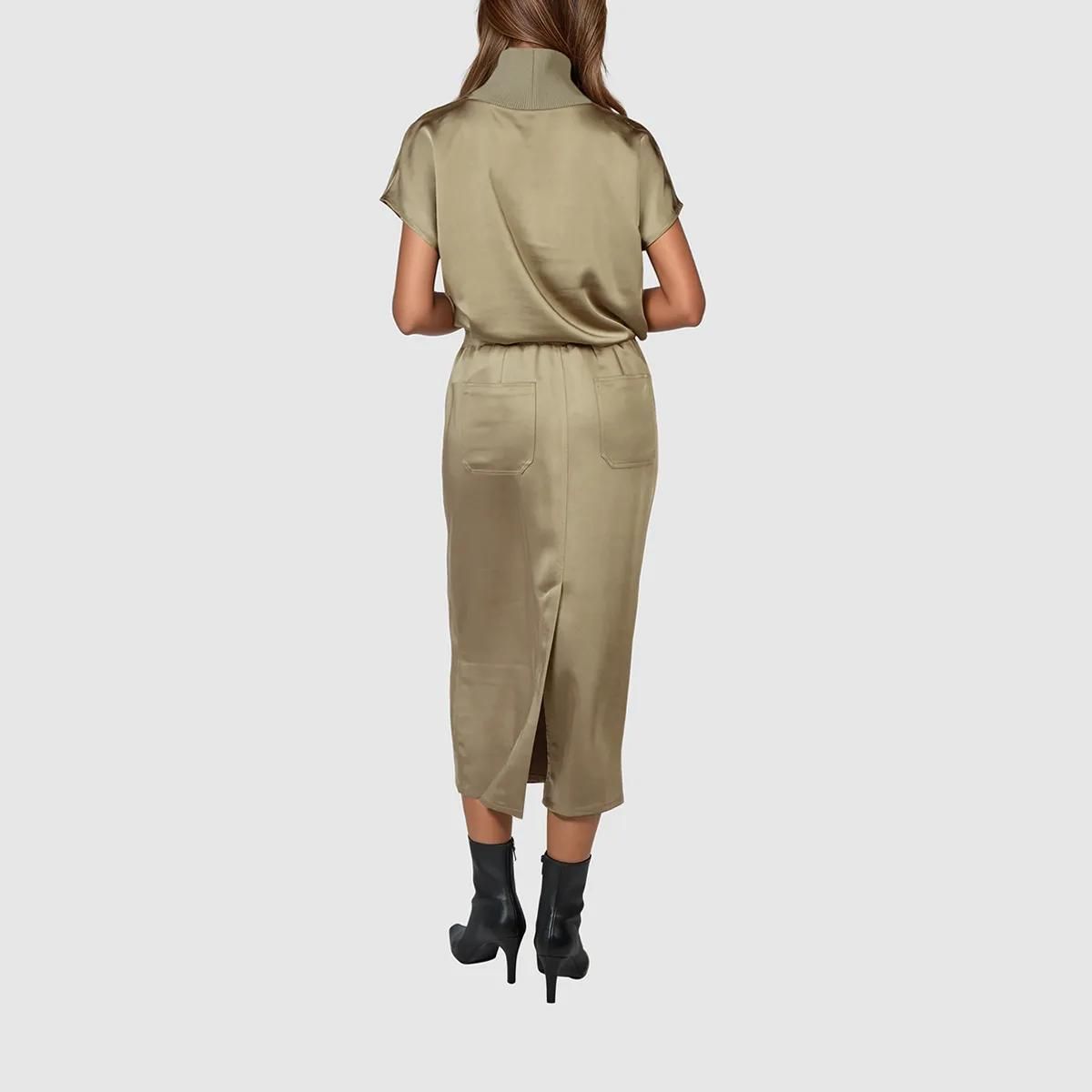 Kurzärmeliges Satin-Top mit Rollkragen