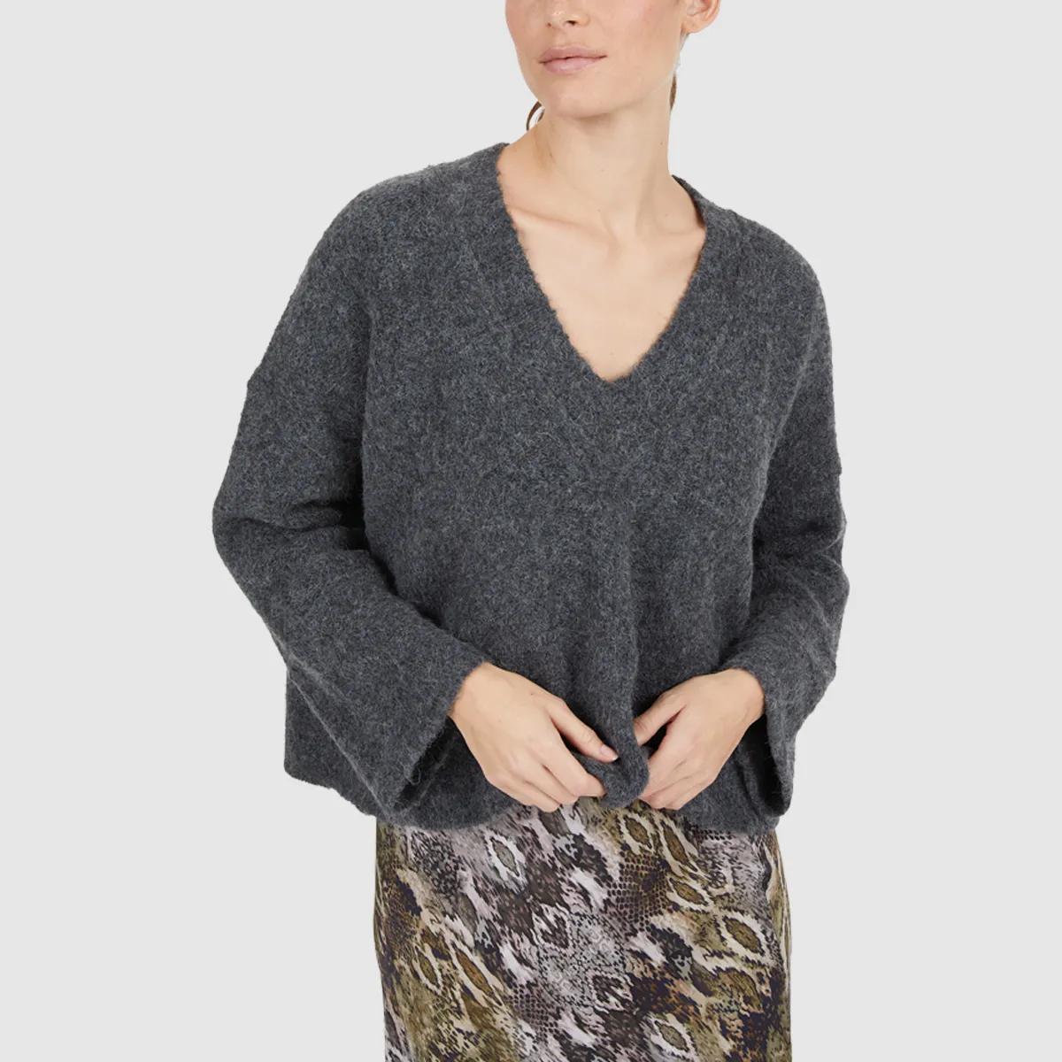 Kuscheliger Pullover mit V-Ausschnitt und Alpakawolle