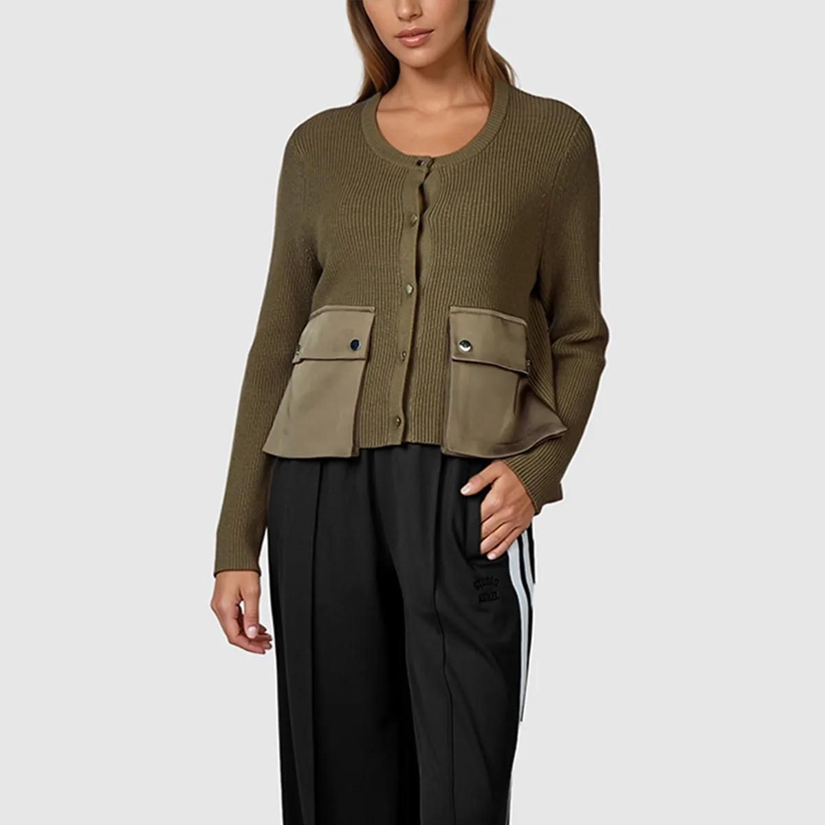 Strickjacke mit Cargo-Taschen und Textur