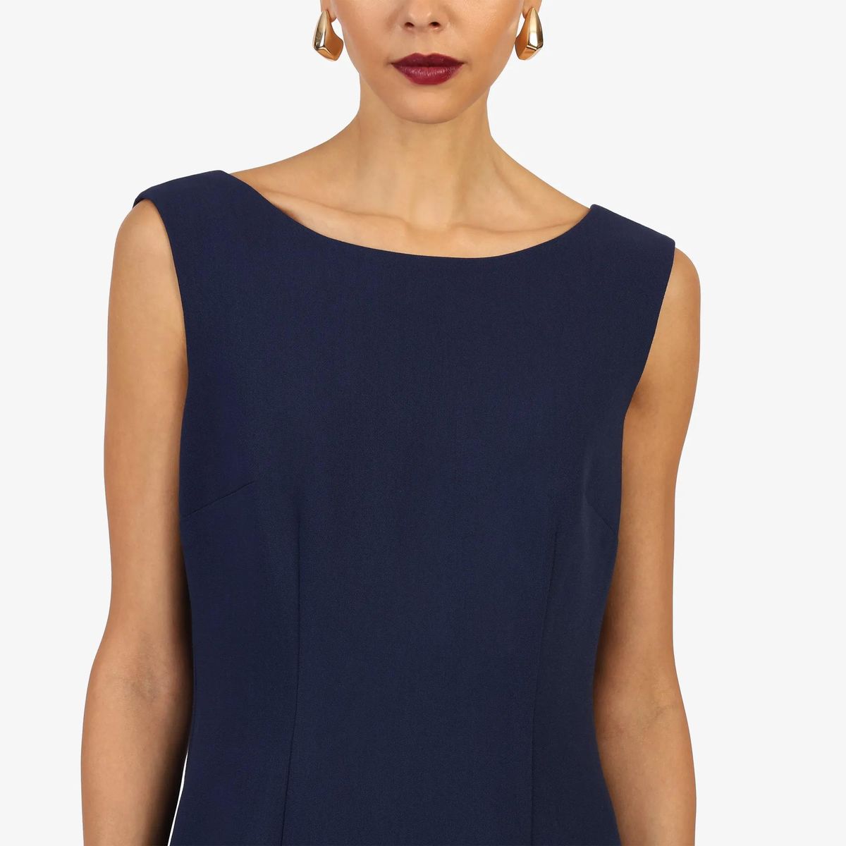 Elegantes ärmelloses marineblaues Maxikleid