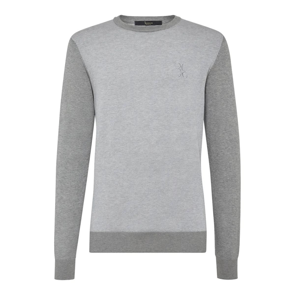 Zweifarbiger gestrickter Rundhals-Pullover