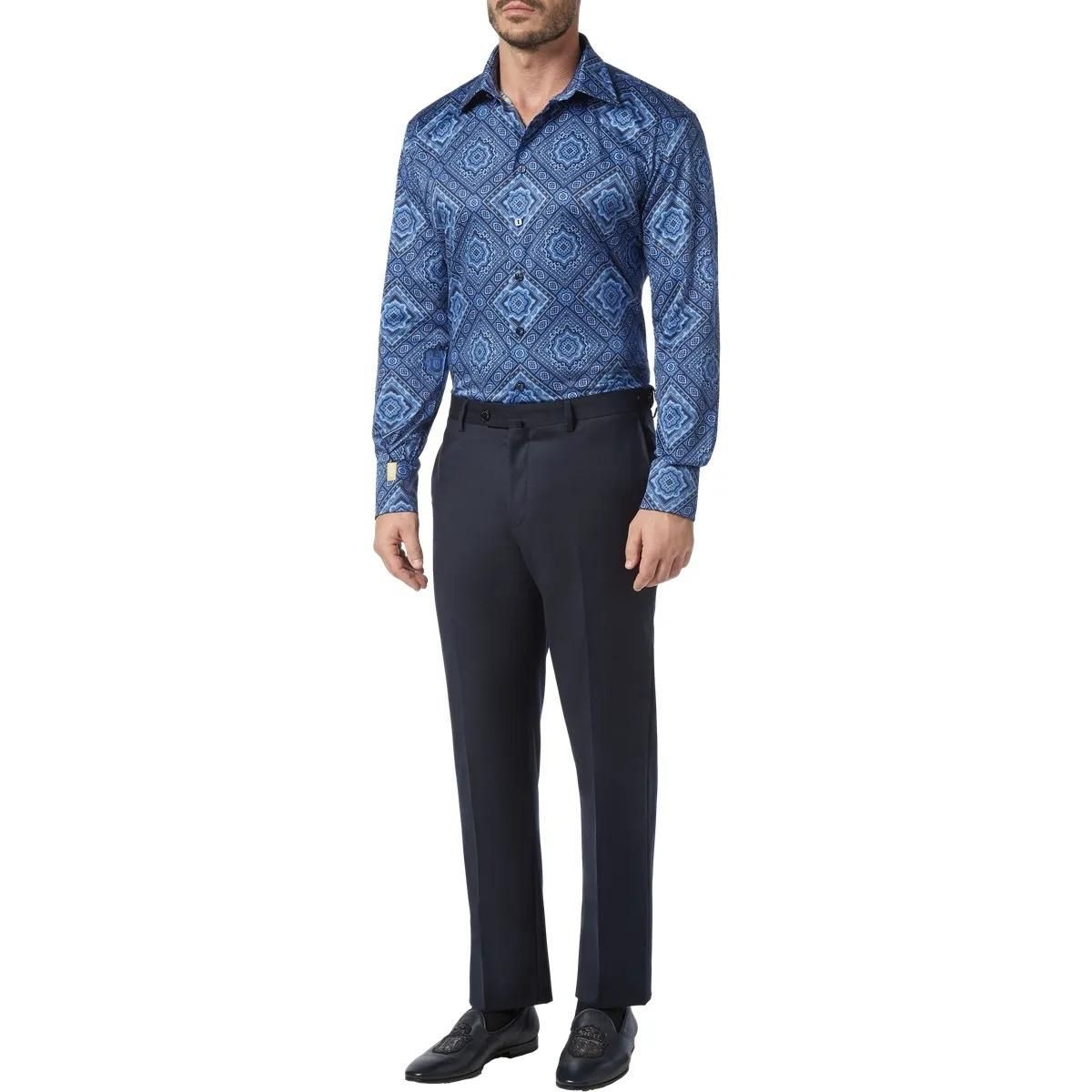 Blaues Hemd mit geometrischem Muster