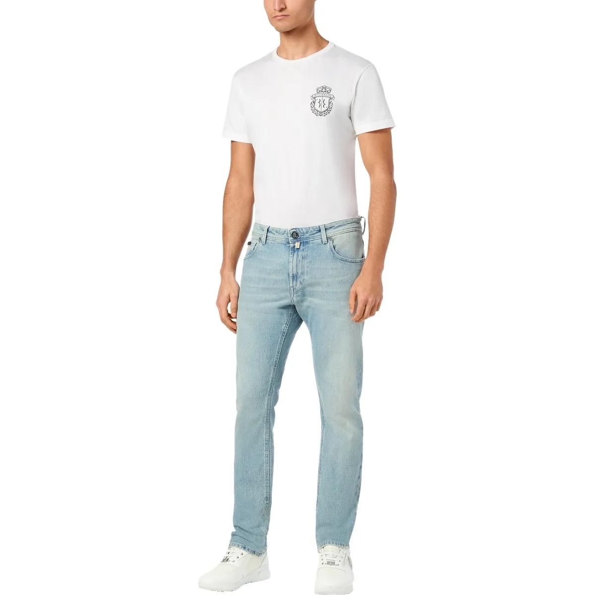 Hell gewaschene Jeans mit geradem Bein
