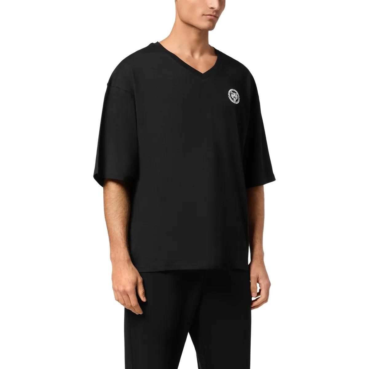 Modernes T-Shirt mit V-Ausschnitt und entspannter Passform