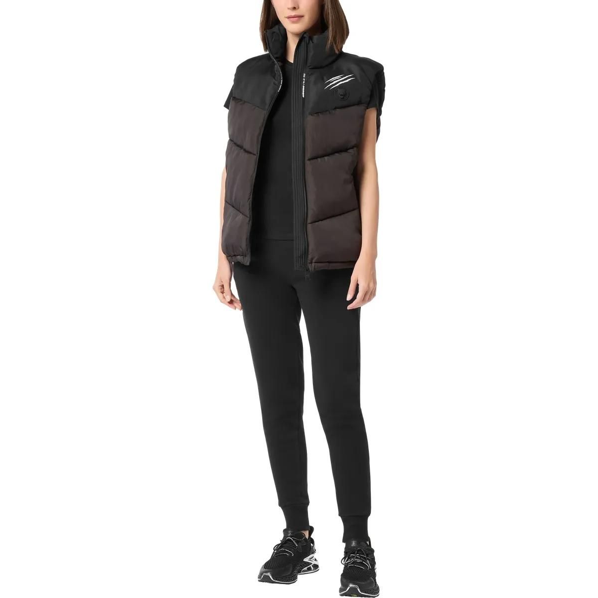 Zweifarbige gepolsterte und gesteppte Weste