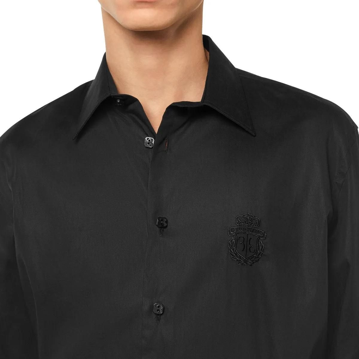 Schwarzes, normal geschnittenes Hemd mit Knopfleiste