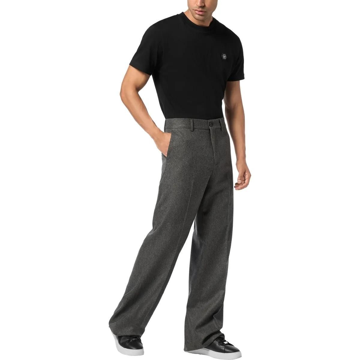 Graue weite Wollhose