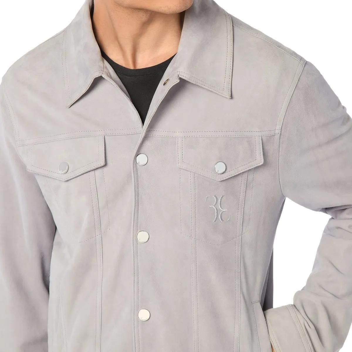 Graue Wildlederjacke im Trucker-Stil