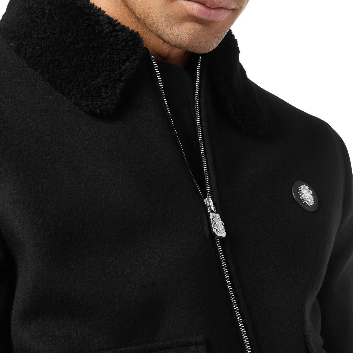 Schwarze Wollmischungsjacke mit Shearling-Kragen