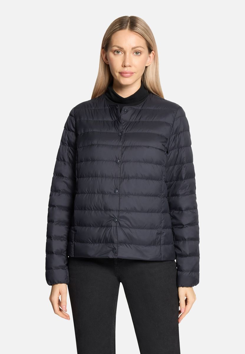 Kragenlose Steppjacke mit Daunen
