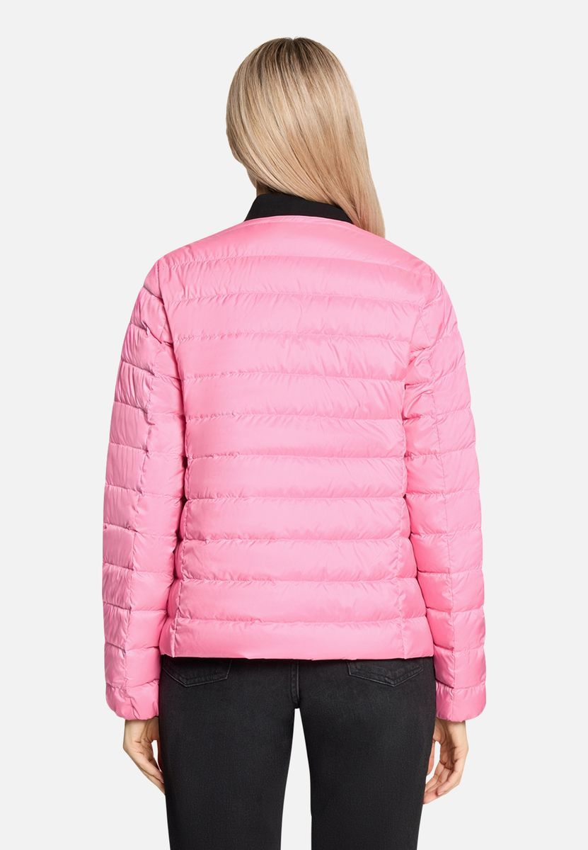 Kragenlose Steppjacke mit Daunen