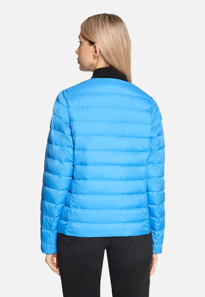 Kragenlose Steppjacke mit Daunen