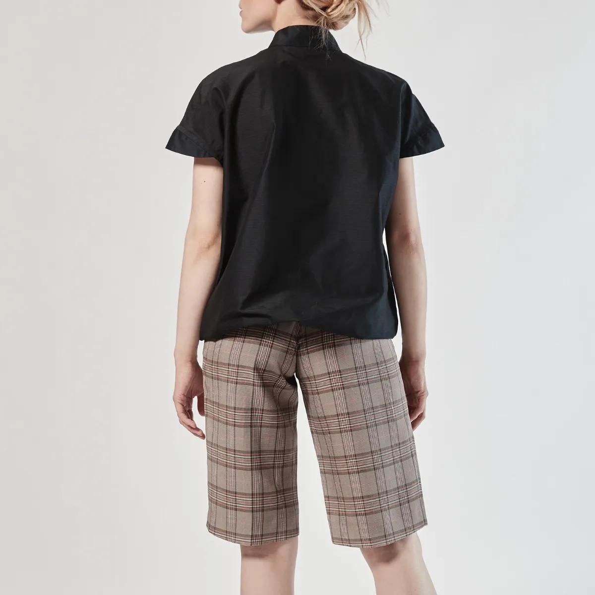 Kurzarm Bluse mit Stehkragen