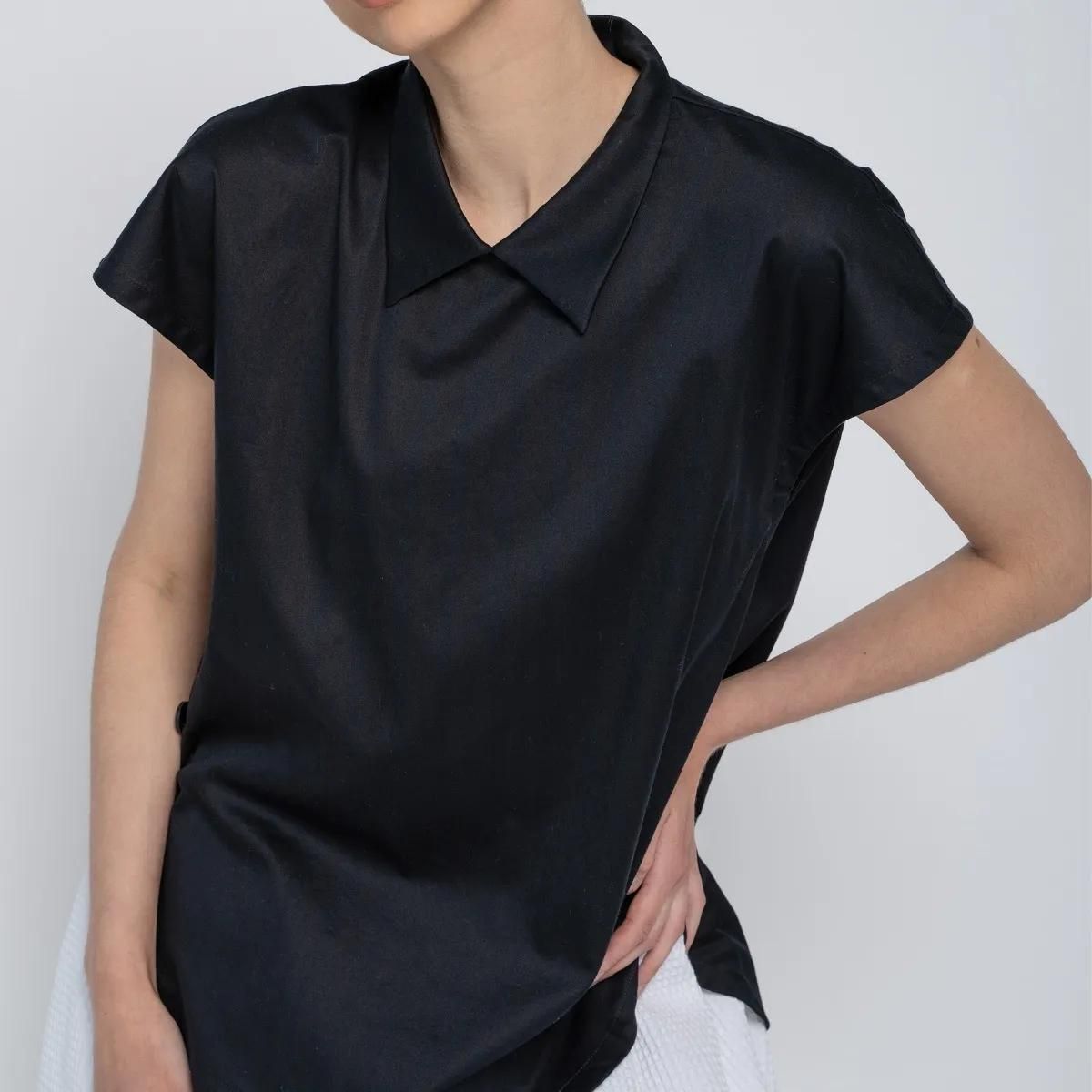 Schwarze ärmellose Kragenbluse