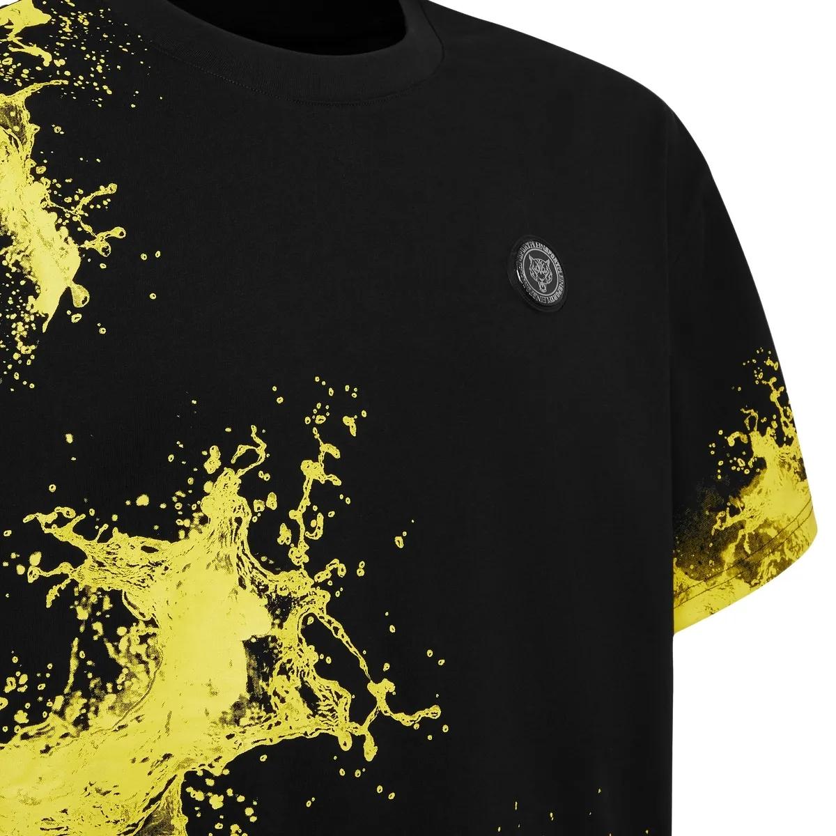 Schwarzes T-Shirt mit gelbem Spritzdruck