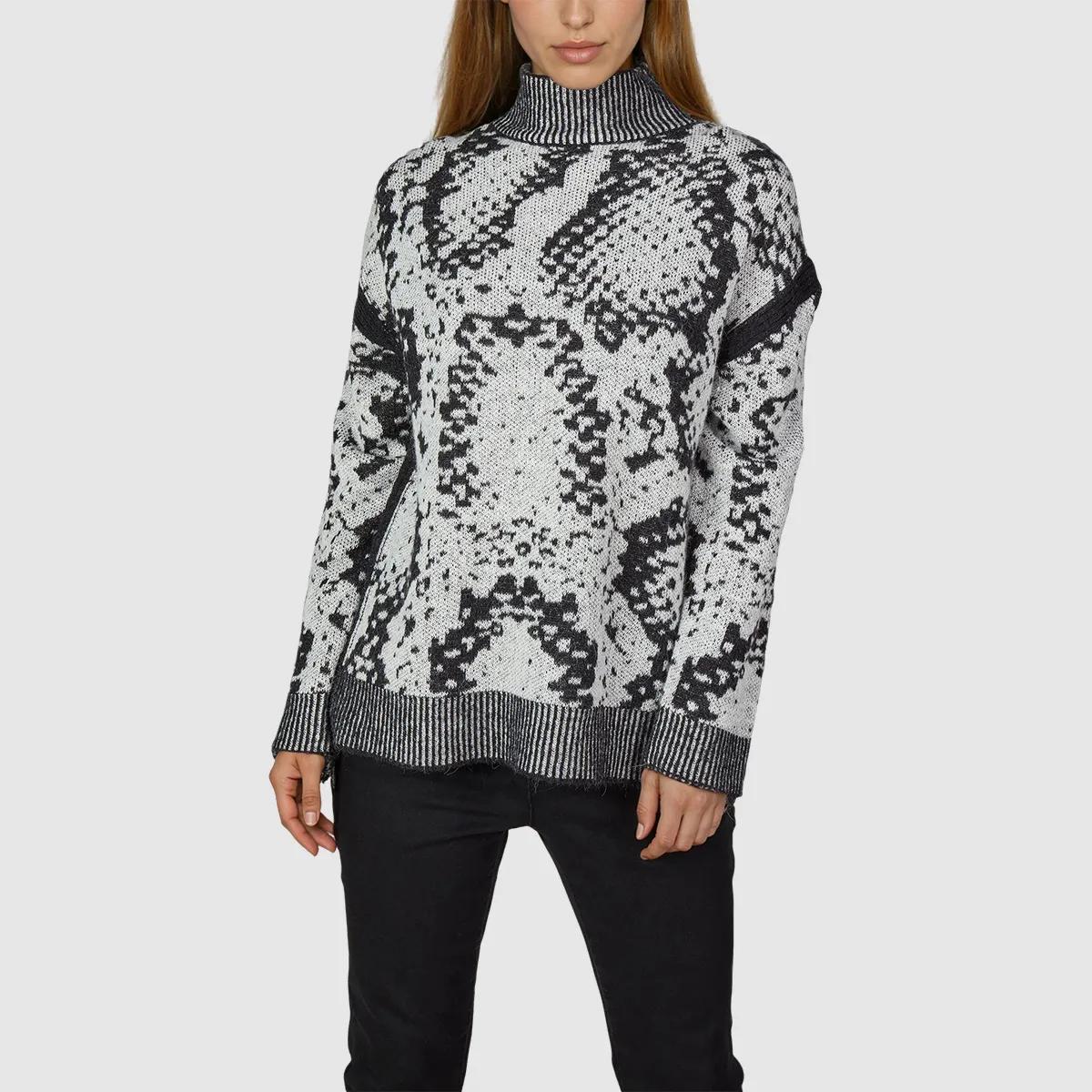 Oversized Rollkragenpullover mit Schlangenmuster