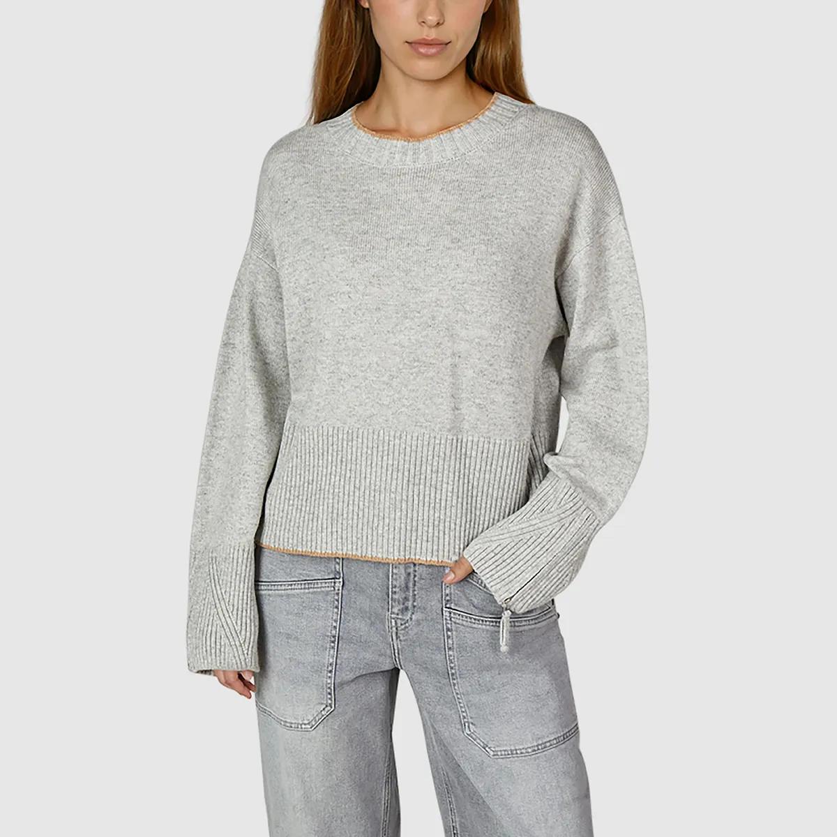 Strickpullover mit entspannter Passform und Rippdetails