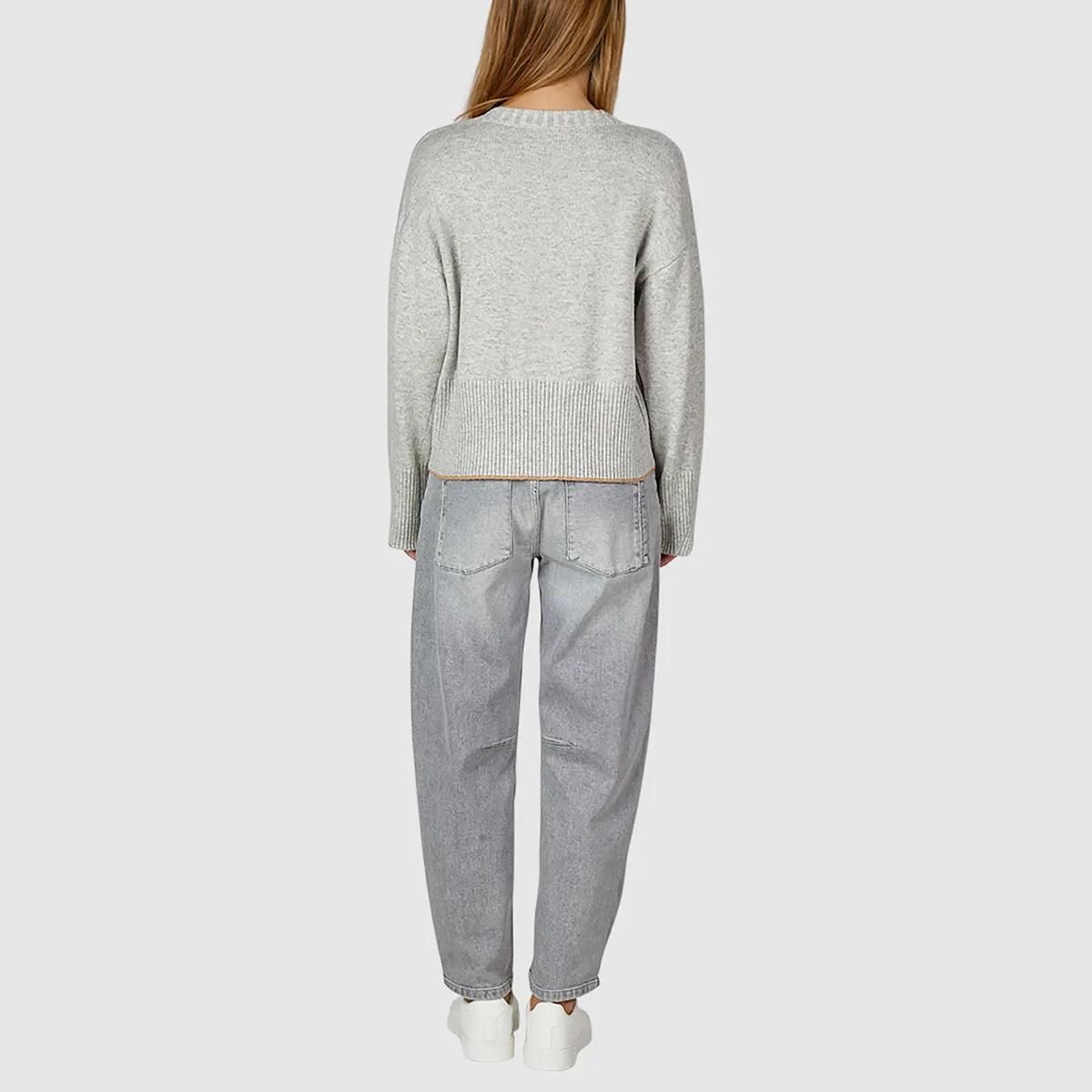 Strickpullover mit entspannter Passform und Rippdetails