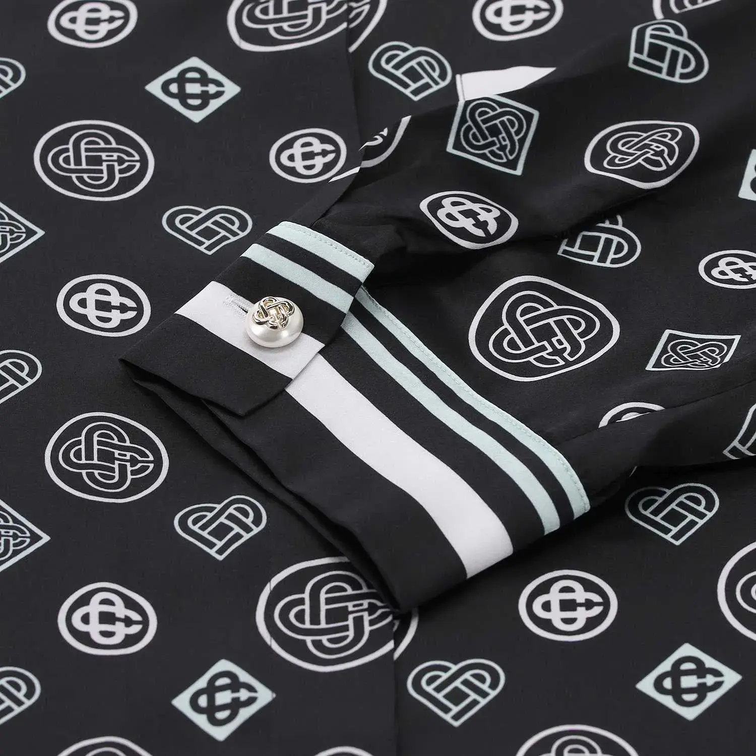 Seidensatin Monogramm Hemdbluse