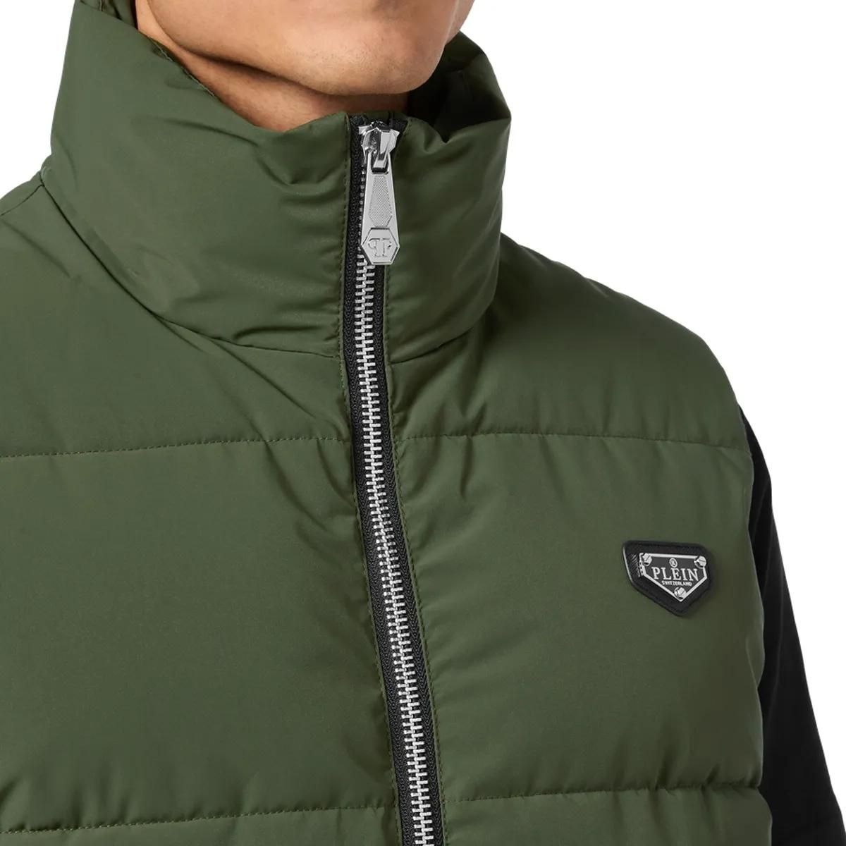 Gesteppte Nylonweste mit Stehkragen