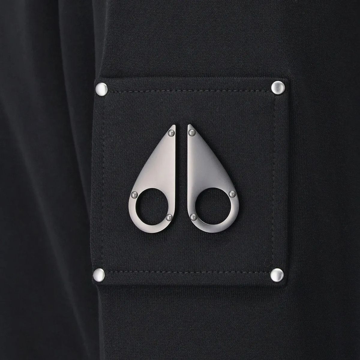 Moderner Reißverschluss-Hoodie mit Logo-Patch